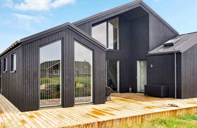 10 person holiday home in Harboøre-By Traum