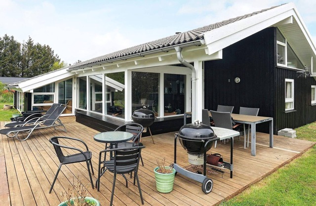 10 person holiday home in Hjørring-By Traum