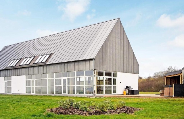 10 person holiday home in Løgstør-By Traum