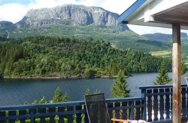 10 person holiday home in Bygstad-By Traum