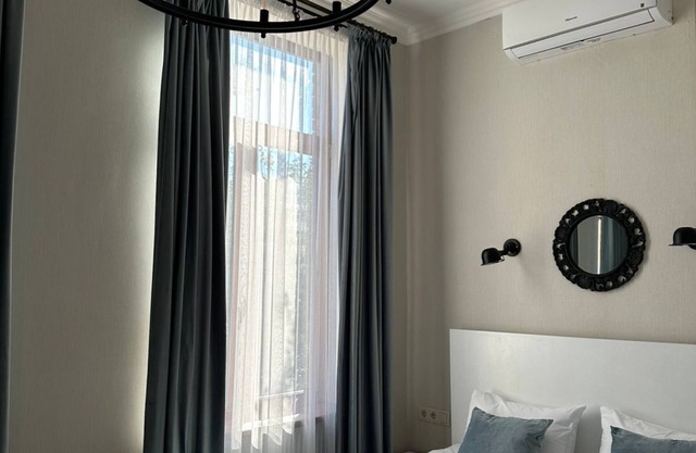 10-room exceptional hotel in delightful Kutaisi center with AC, WiFi.