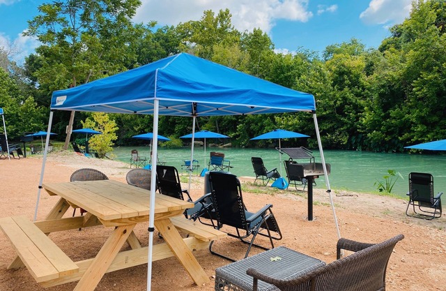 #10 Son's River Ranch - Glamping Cabin w/2 Queen Beds