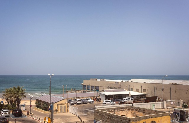 100 METERS MEZIZIM BEACH 300 METERS TO HILTON BEACH