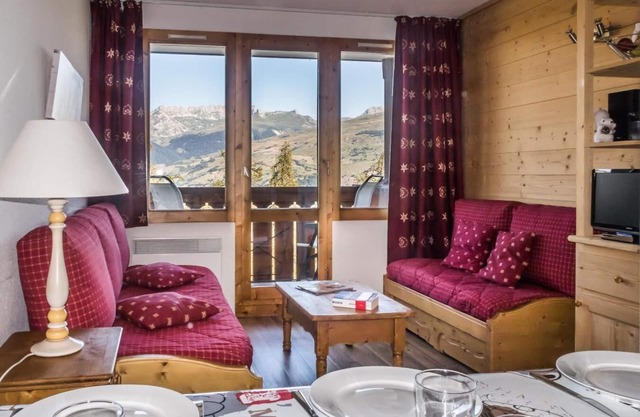 100m from ski slopes, 1st floor, view mountain, balcony, tv, ski locker, 34m², Montchavin La Plagne