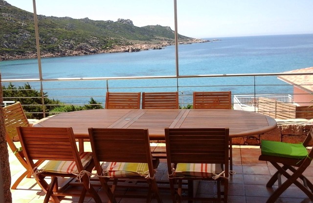 100m from the beach, charming house with sea view and pool