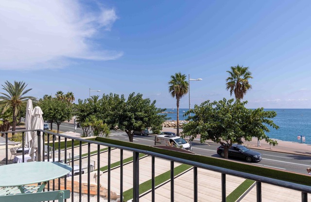 101 Charming duplex facing the sea with balcony