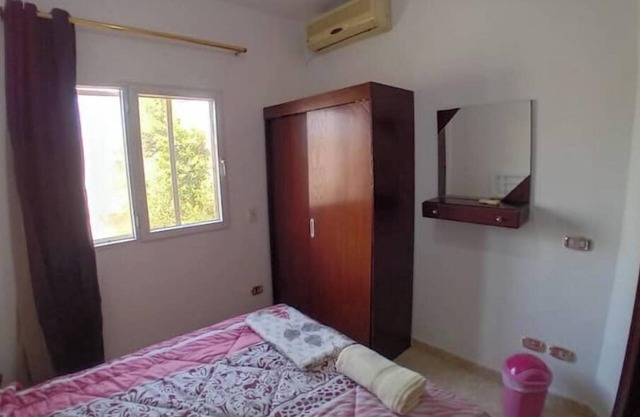 1037 · 2BR Townhouse, Bath, TV, Backyard