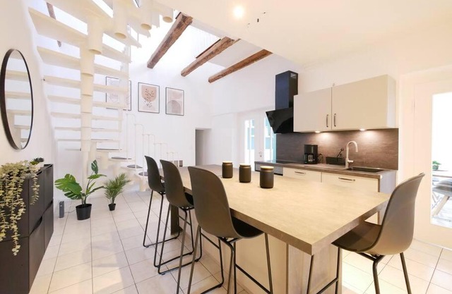 110 m2, Dachterrasse, Küche, zentral, ruhige Lage