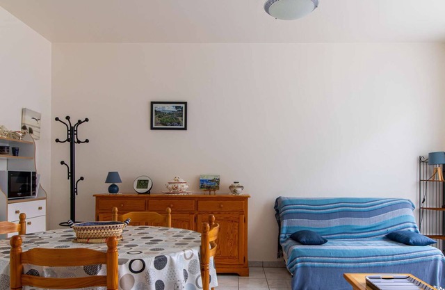 111 - T2 apartment 150m from Plage des Sables-D'or