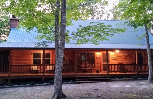 1159 Wilderness Trail Oneida Tn on 5 acres. Family Gatherings& Hikers Paradise