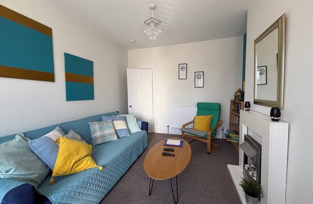 11b Beachside, walk to the beach!