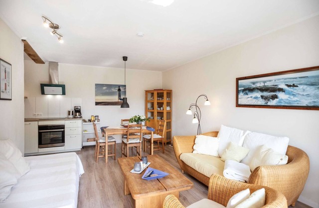 12 MEER-Leben . live more at the Sea