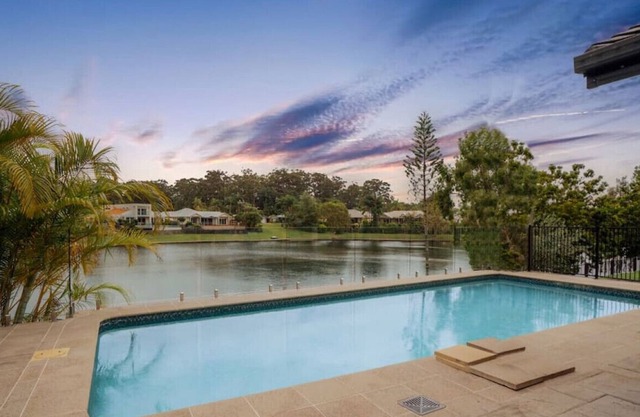 12 Munbilla Court · Canal front, pet friendly, relaxing views w/ pool