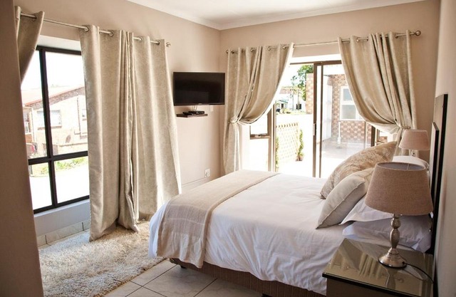 12 On Top Guesthouse