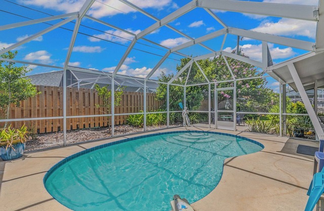 122 Ocean Grove. Beach House! 5 Min 2 Sand! Heated Pool! Hot Tub! Discounts!