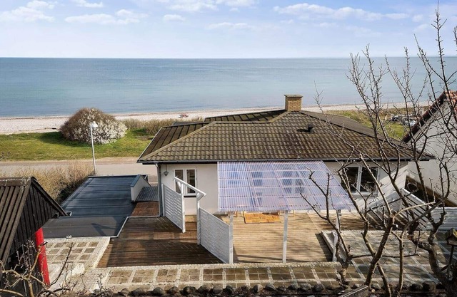 12237-1 Sjællands Odde - Vestre Havnevej 24 1 sal