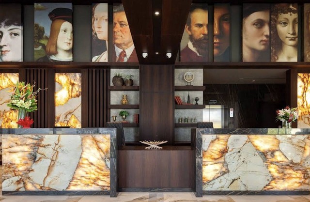 128 LIM - 2006 Stay Only Tower Suite