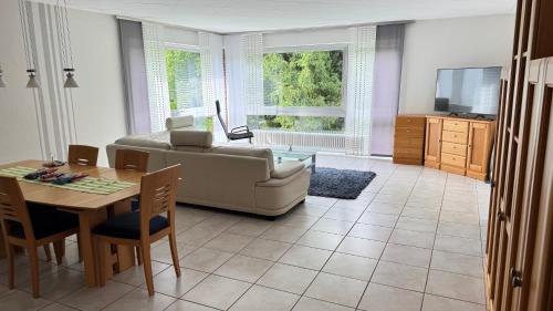 130 qm Apartment mit Garten und Stellplatz