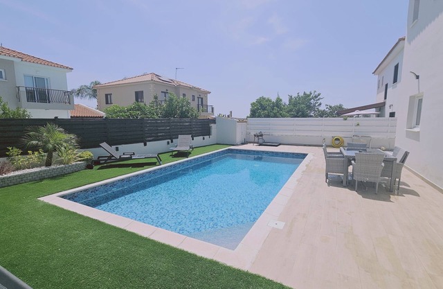 131 VOR - Stay M L Villa