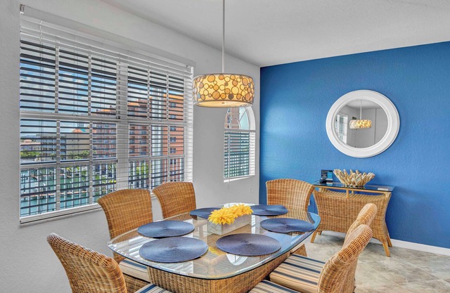 $149 A NIGHT! FALL SPECIAL, SEPT 18th-30.th. BEST LOCATION & WATERVIEWS!