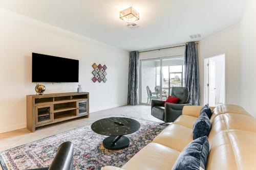 15 Mi to Downtown Fort Myers Golf Getaway