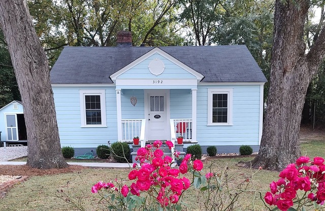 15% OFF Jan thru Mar 2025! NEW Monthly Rental! Charming, Cozy, Renovated Cottage