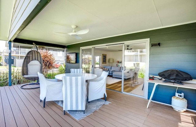 16 Ghania Court Chiton