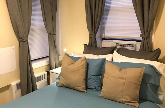 1631 4E · Awesome 2bed Apt-20 min to NYC/Parking Avail.