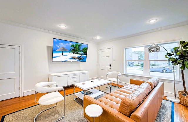 1709 Maryland 2KING/1BA Bottom Apt Duplex Pets Ok!n10 FURNISED APARTMENTS ONSITE