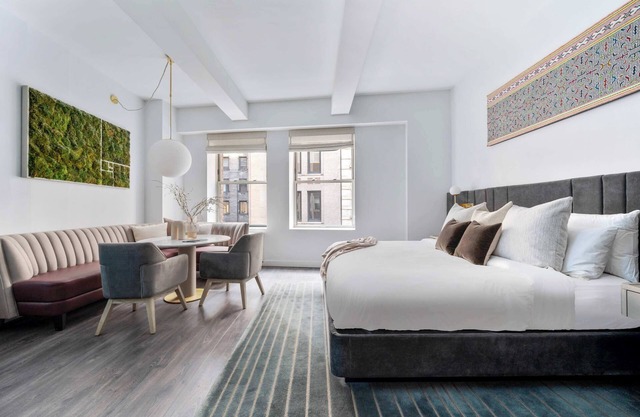 17John: Premier King Studio Apartment
