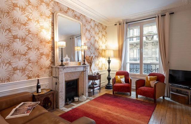1900 charming apartment for 2