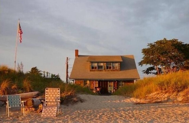 1910 Beach home: CT's most exquisite private beach!