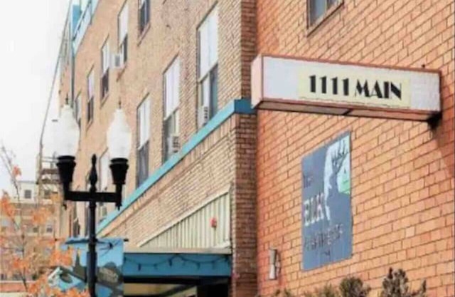 1930s Building on Main St Apt 211 Downtown