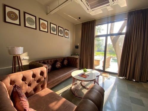 1983 villa Heritage villa with Pool - Akira Homes