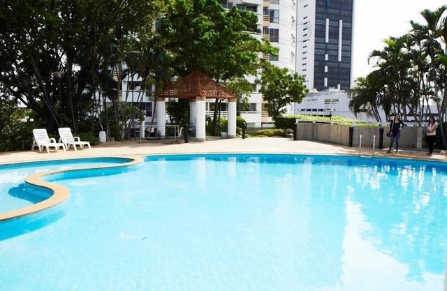 19th floor, studio apartment, fast WiFi