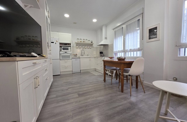 1A165 Modern and charming apartment with garage