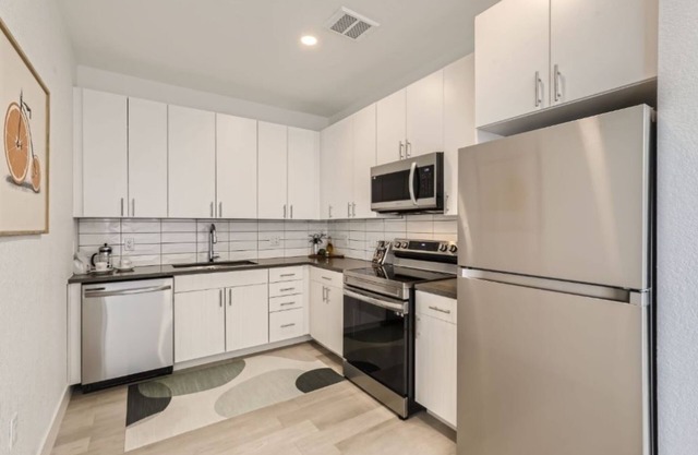 1B1B New Apt at Stanley