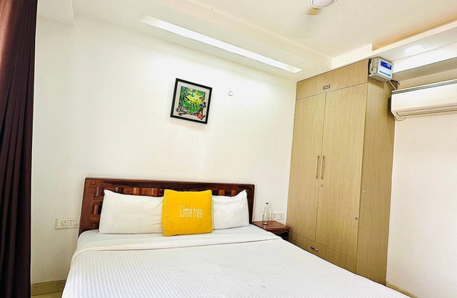 1Bhk Luxurious Service Apartment Sec-52 Near Artemis Hospital