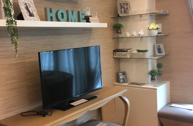 1BR Custom-Designed - FREE Wi-Fi