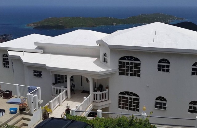 1BR Getaway w/Breathtaking Views + King Bed