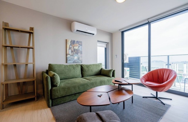 1BR in Casco View Life