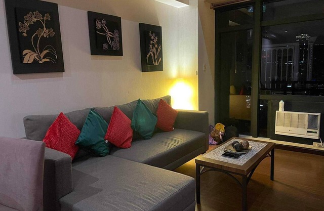 1BR Loft Unit at The Gramercy, Makati up to 6 Pax