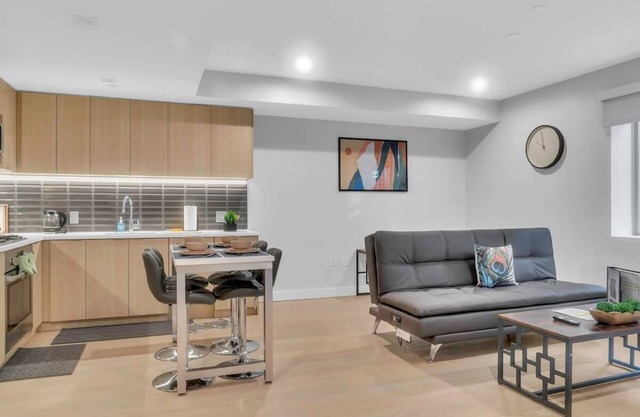 1BR Logan Circle Furnished Apartment