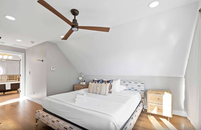 1BR, Next to Monastery Wedding Venue, w/Bathtub