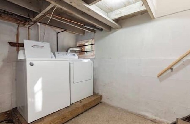 1BR+Office Apt Near NIU & Downtown Dekalb