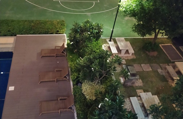1BR Queen Sized w/Olympic Sized Pool and Exclusive Cafe Near Casinos & NAIA T3