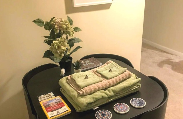 1BR Queen Suite w/Parking & Fast Fiber Internet