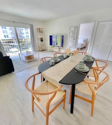 1BR with Kitchen Close To Sunny Isles Beach