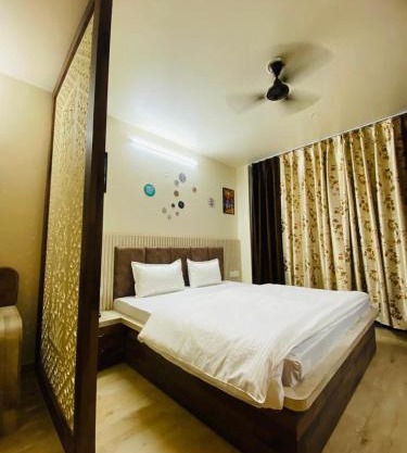 1st Avenue Luxurious studio Apartment