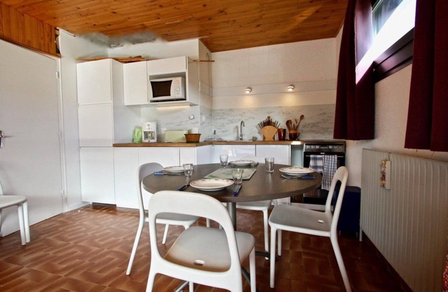 1st floor, balcony, tv, ski locker, 45m², Chamrousse